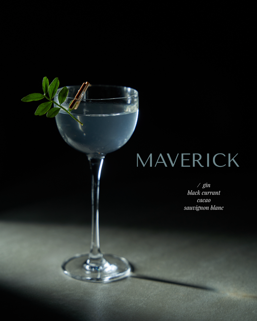 Koktajl Maverick w kieliszku coupe